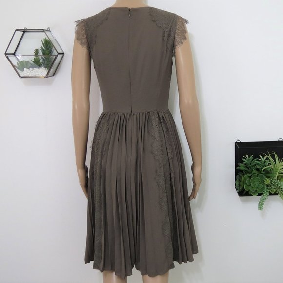 Banana Republic Taupe Cap Sleeve Lace Dress 0 - Picture 4 of 4